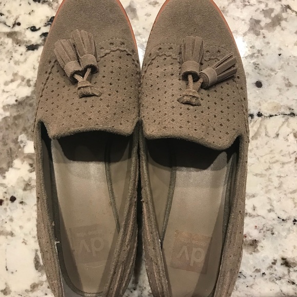 Dolce Vita women’s loafers size 8.5 grey tassels - Picture 3 of 5